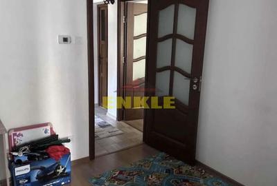 De vanzare apartament cu 2 camere, zona Scolii 7. - 4