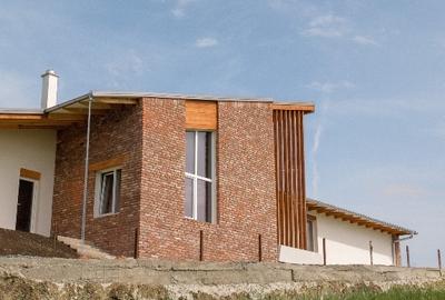 Casa semifinisata, cu totul diferita, in varf de deal, de vanzare - 7