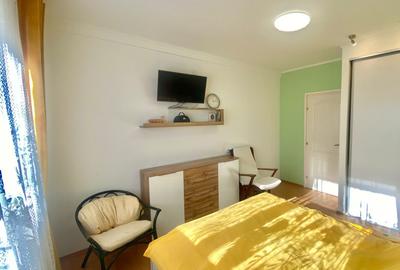 2 Case in regim P+M cu 9 camere, 3 băi, teren 1811mp, front 30m, Paleu - 18