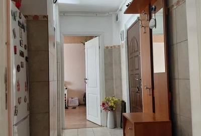 Apartament 2 camere decomandate, etaj 1/4, zona Nicolina - 5