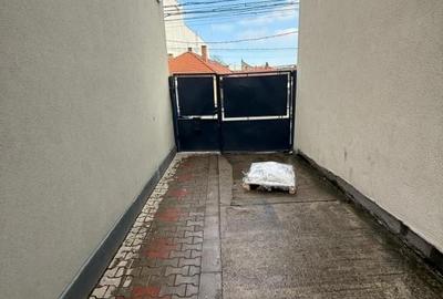 Spatiu Comercial, 258 MP, zona Podul Traian - 14