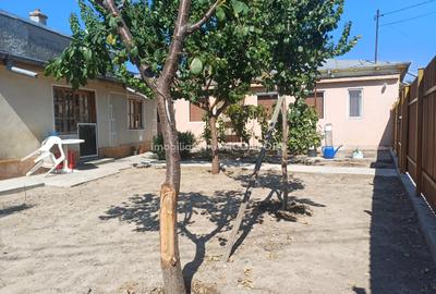 Vanzare casa , zona Chercea - Imobiliare MAXICONFORT - 1
