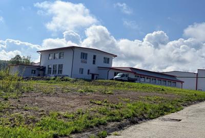 Hala si clădire apartamente  pentru muncitori 2001 mp- direct de la proprietar! - 2
