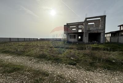 Casa / Vila cu 4 camere de vanzare in zona Sere Constanta - 1
