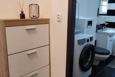 Apartament cu 3 camere semidecomandat, mobilat în Centrul Civic