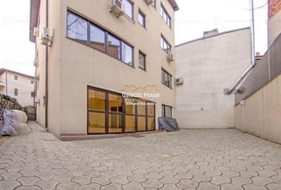 Casă individuală cu 12 camere în Central