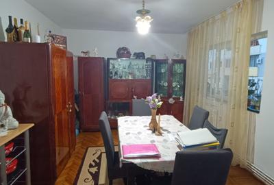Apartament 3 camere, de vânzare, Mănăștur, strada Brateș, 65 mp, decomandat - 1