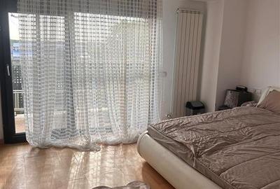 Apartament cu 3 camere decomandat, mobilat în Apollo