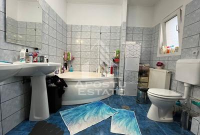 Casa individuala, 6 camere, 3 bai, garaj,acces auto, teren de 411 - 16