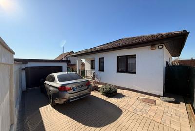 Casa mobilata si utilata cu garaj + foisor, curte amenajata,110 mp, 375mp teren - 1