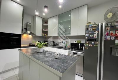 Casa individuala, 6 camere, 3 bai, garaj,acces auto, teren de 411 - 7