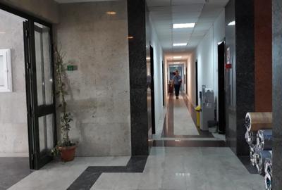 Birou, de 5,800 mp, în 1 Mai