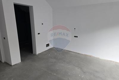 Casă / Vilă cu 7 camere de vânzare - 4