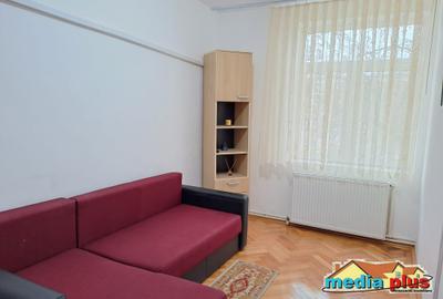 De închiriat apartament cu 2 camere, decomandat, situat în zonă Ultracentrală, - 1