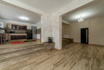 Casa primitoare de închiriat in Valea Ursului-spațiu, natura si liniște - 1