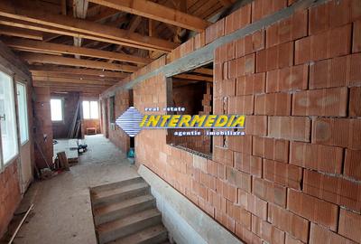 Casa semifinisata P+E+M de vanzare cu 600 mp teren in Centru  Alba Iulia - 9