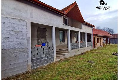 Casa 7 camere 200 mp utili, teren 1.910 mp- Baile Persani/Ohaba - 1