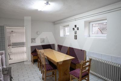 Proprietate de Vânzare: Ideală pentru Pensiune, Azil, Grădiniță sau Afterschool - 31