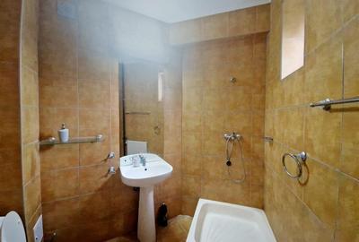 PENSIUNE ESELNITA 16 CAMERE , TEREN 1448 MP - 19