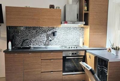 Apartament cu 3 camere decomandat, mobilat în Faleza Nord