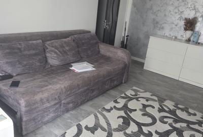 Apartament cu 3 camere, mobilat în Mircea cel Bătrân