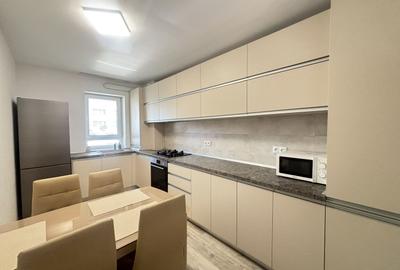 Apartament cu 3 camere decomandat, mobilat în Tractorul