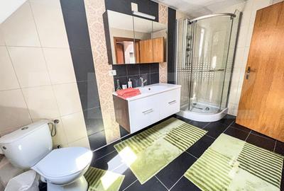 Vila deosebita de 534 mp, 1800 mp, terasa, Codlea - 1