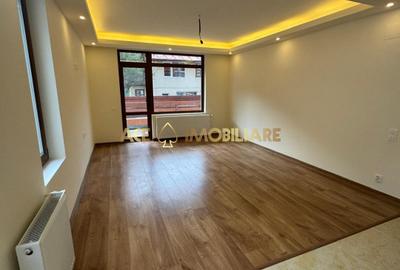 Apartament cu 3 camere decomandat în Telecabinei