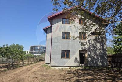 Vilă vedere la lac teren 1562 mp + casa secundara veche  Snagov - 2