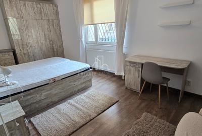 Apartament 3 Camere De Inchiriat cu Parcare, Zona 7 Noiembrie - 8