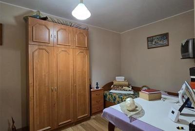 Alexandru - Parcul Voievozilor , 2 camere cu geam la baie, balcon inchis - 3