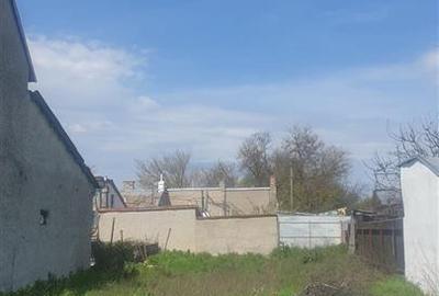 Sos. Focsani > Com. din Paris  intravilan 300 mp Deschidere 9 m Chercea - 2