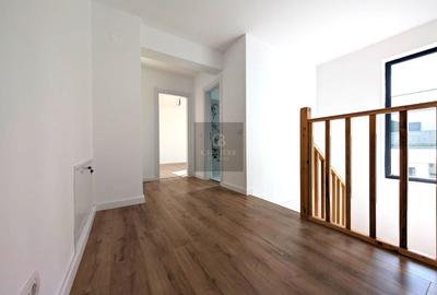 Penthouse cu 5 camere decomandat în Ozana