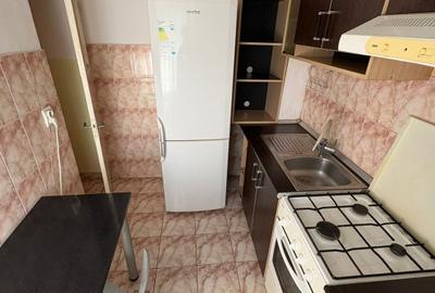 Apartament cu 1 cameră de închiriat etaj 3/4 - 4