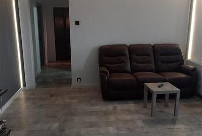Apartament cu 3 camere decomandat, mobilat în Alexandru Obregia