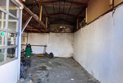 Oportunitate investiție - teren 630 mp - casa 6 camere și hala /depozit - 4