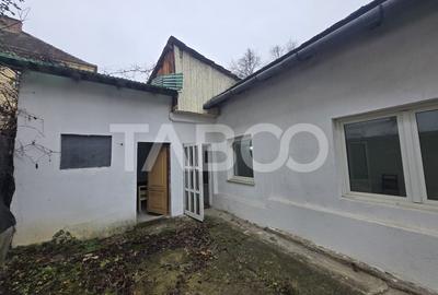 Casa individuala de vanzare 54mp curte propie 69mp zona Central Sibiu - 1