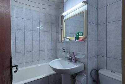 Inchiriez apartament doua camere Eroii Revolutiei - 12