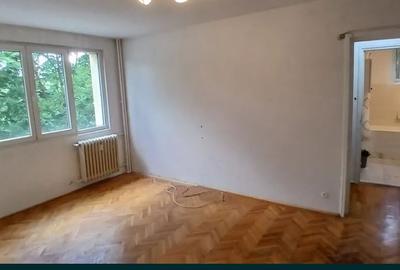 Apartament 2 Camere,Dristor,Metrou,Mall,Parc,bl.reabilitat,2/10,terasa,Liber - 1
