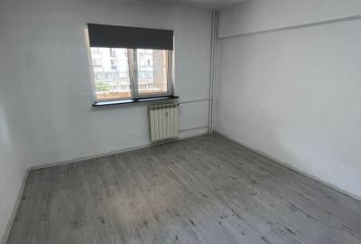Apartament cu 3 camere, mobilat în Unirii