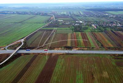 Teren intravilan curti-constructii, industrial, Autostrada A1 - km 62 - 19