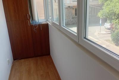 De inchiriat apartament  2 camere zona centrala - 12
