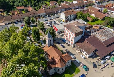 Cladire cu 24 camere, langa Castelul Regal Savarsin - 1