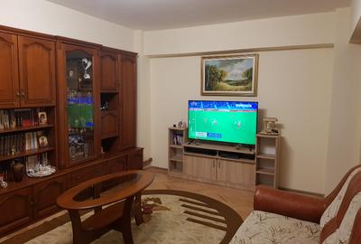 Apartament cu 4 camere decomandat în 1 Mai