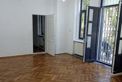 Vanzare apartament de 4 camere vila interbelica Cismigiu - 1