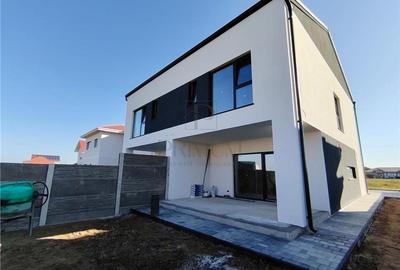 Duplex cu 4 camere în Moșnița Nouă