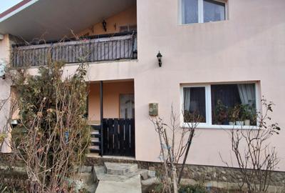 Casă individuală cu 6 camere în Tomești
