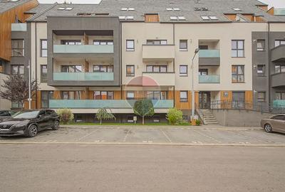Apartament cu 2 camere decomandat, mobilat în Tractorul