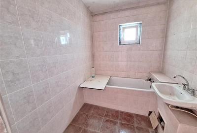 Apartament 3 camere decomandat Mioritei-Bacau - 11