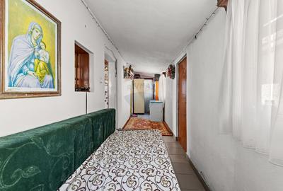Casă cu 5 camere in Barzava - 10